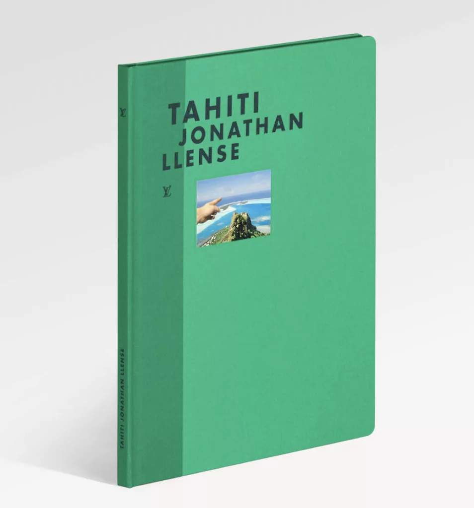 Louis Vuitton Collection Livres de Voyage Fashion Eye à Tahiti par Jonathan Llense livres et papeterie couverture